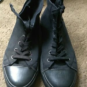 Levi's Chuck style convert shoe